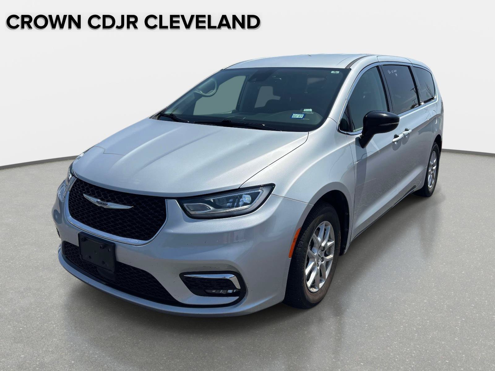 Used 2024 Chrysler Pacifica Touring-L