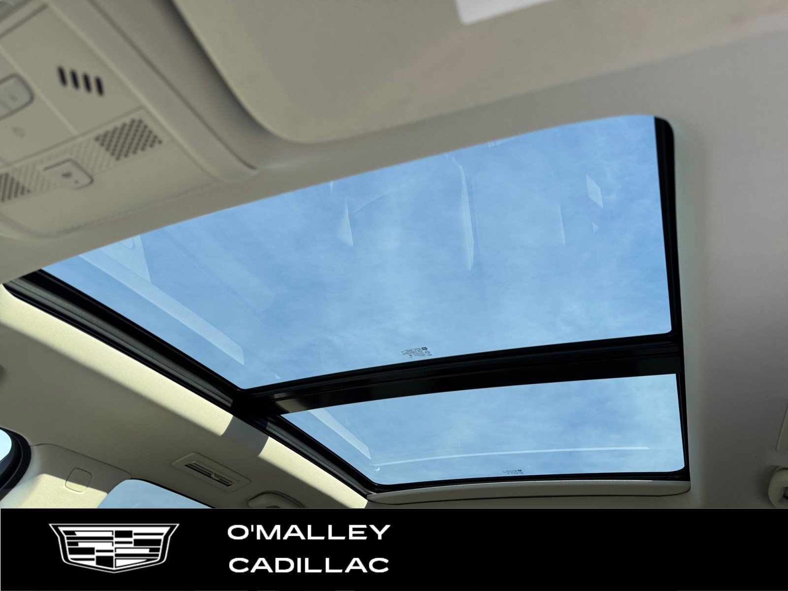 Certified 2023 Cadillac XT6 Premium Luxury w/ LPO, Floor Liner Package AWD/4WD image 23