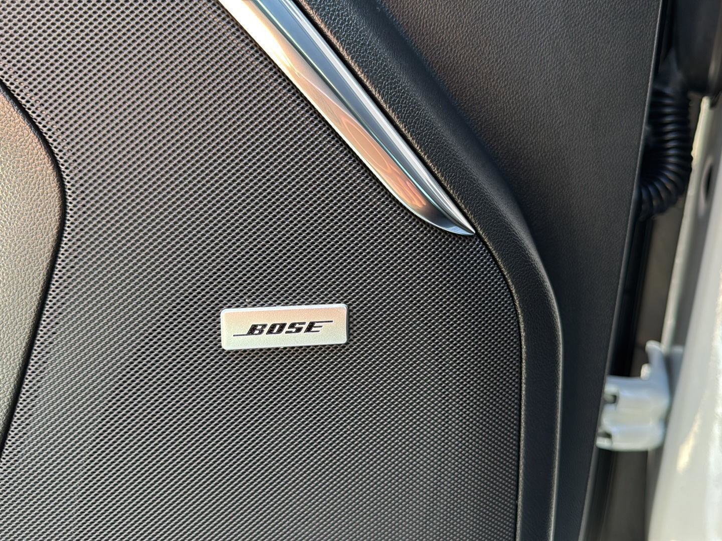 Used 2025 GMC Yukon Denali w/ Sun & Power Step Package image 14