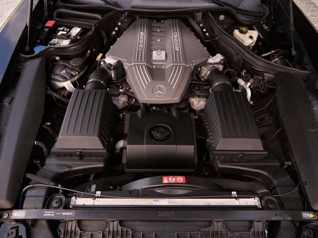 Used 2011 Mercedes-Benz SLS AMG Coupe image 22