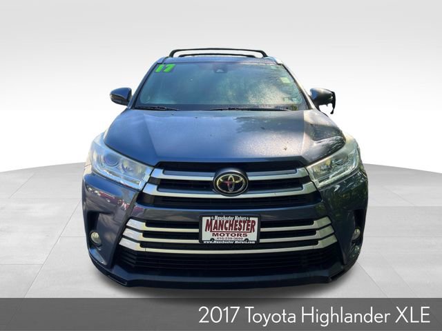 Used 2017 Toyota Highlander XLE AWD/4WD image 3