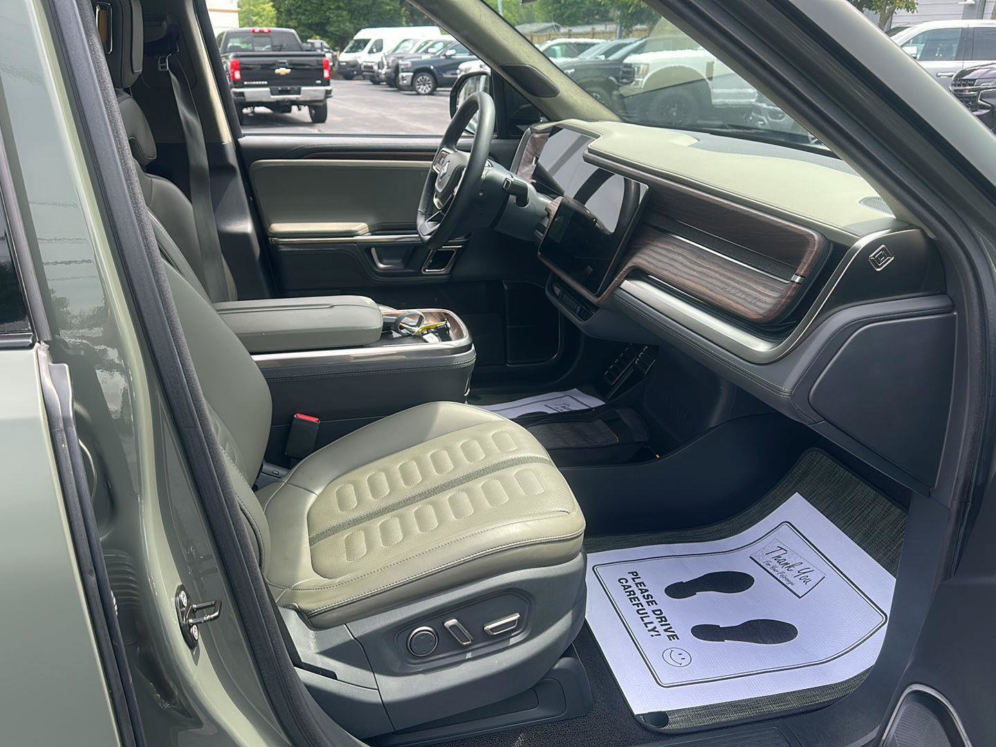 Used 2022 Rivian R1S Launch Edition AWD/4WD image 12