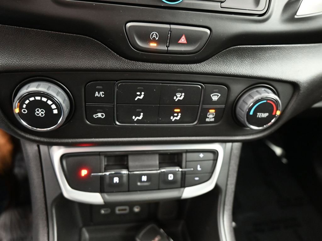 Certified 2024 GMC Terrain SLE image 17