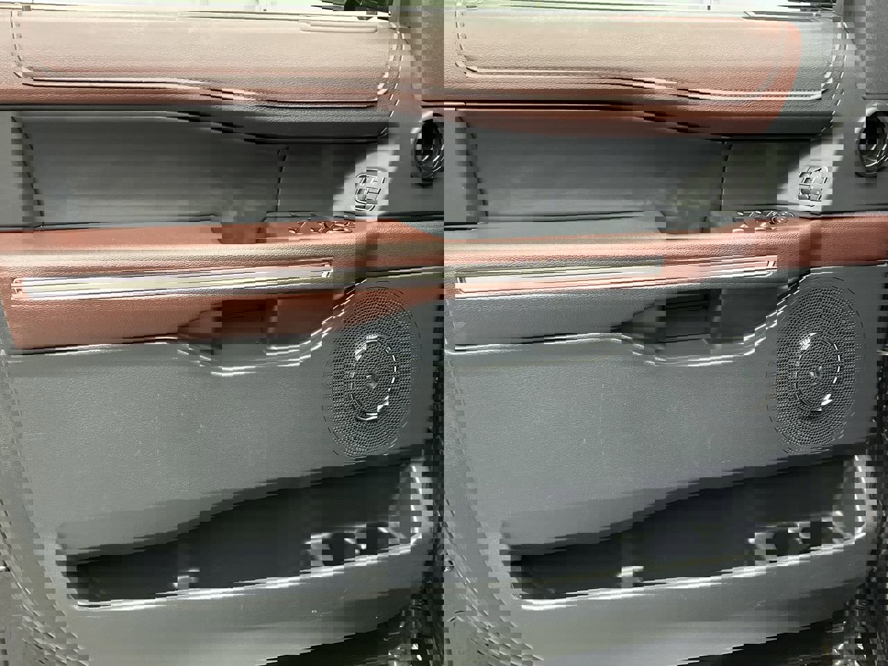 Certified 2024 Ford Expedition Limited image 10