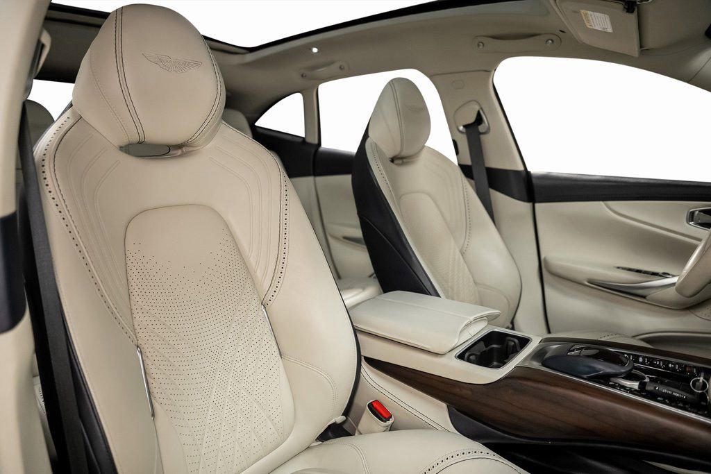 Used 2021 Aston Martin DBX image 28