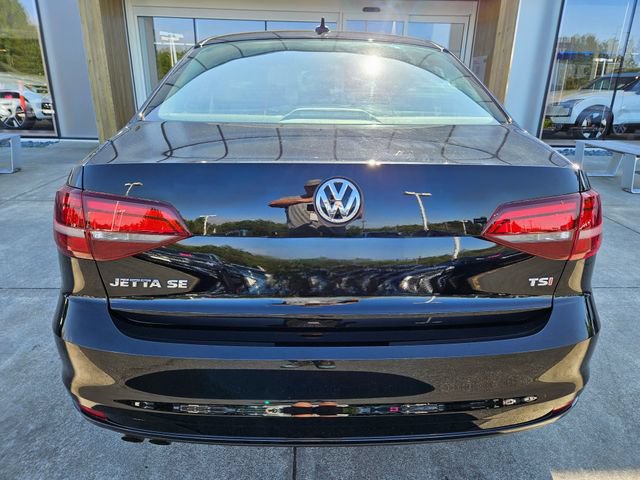 Used 2016 Volkswagen Jetta SE FWD image 6