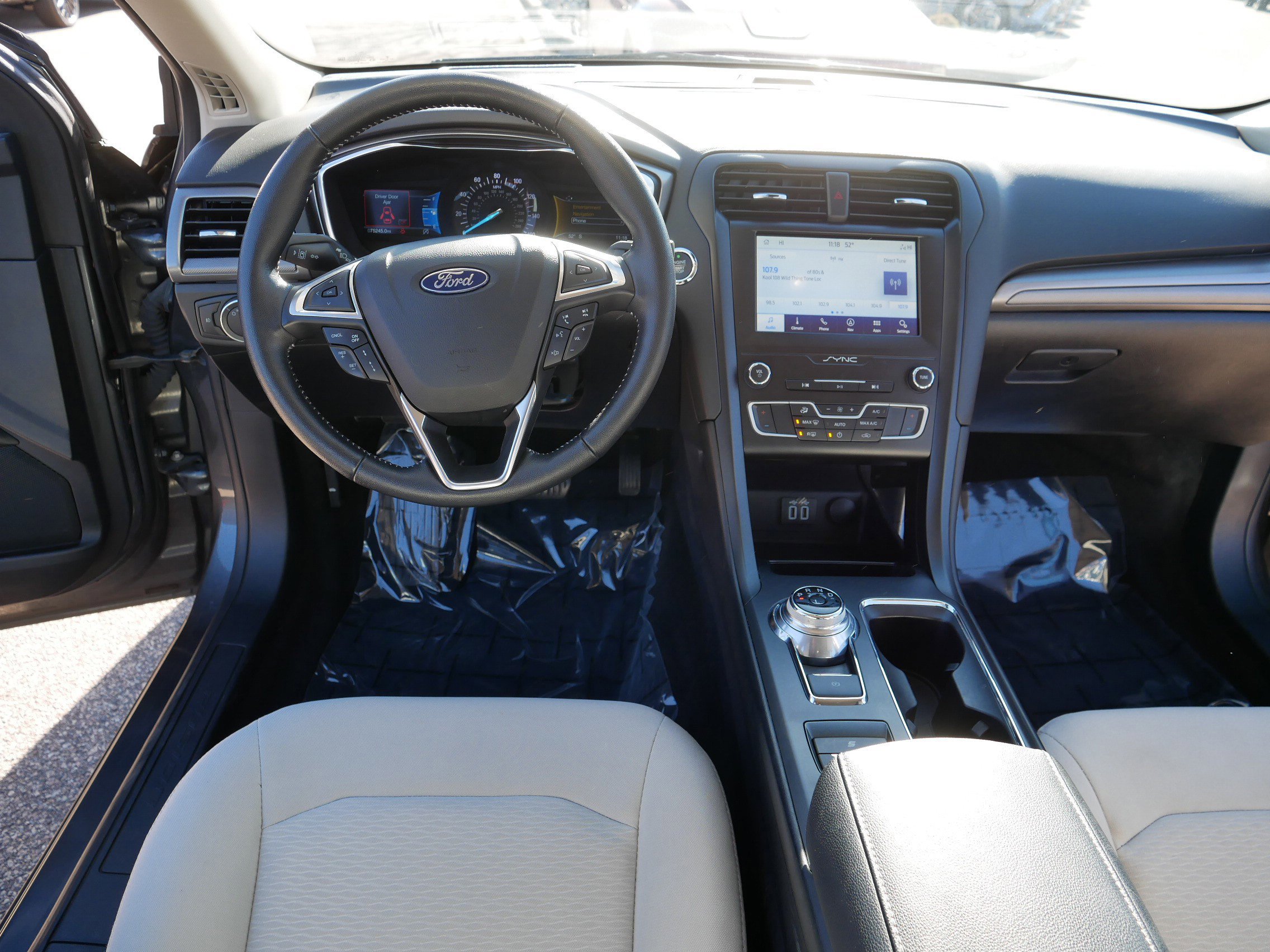 Used 2020 Ford Fusion SE w/ Equipment Group 151A image 20