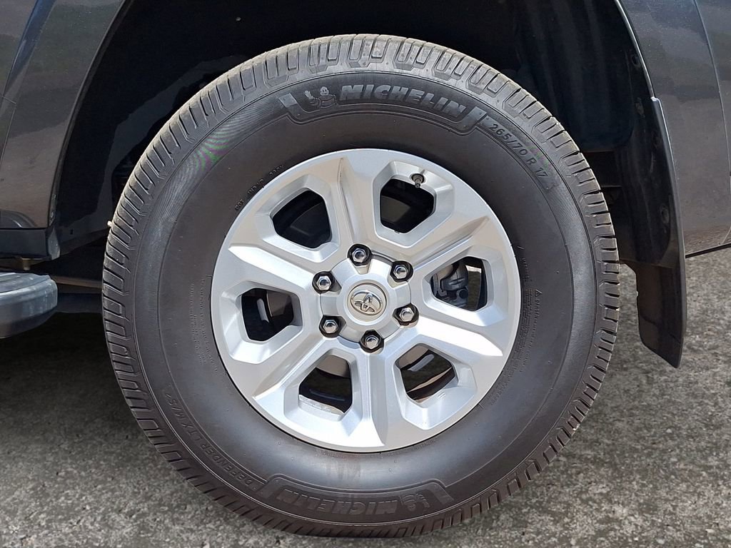 Used 2019 Toyota 4Runner SR5 RWD image 7
