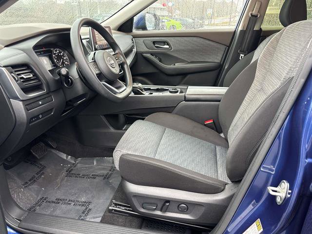 Used 2023 Nissan Rogue SV image 5