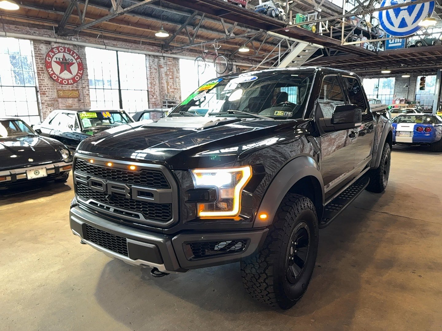 Used 2018 Ford F150 Raptor w/ Equipment Group 802A Luxury image 6