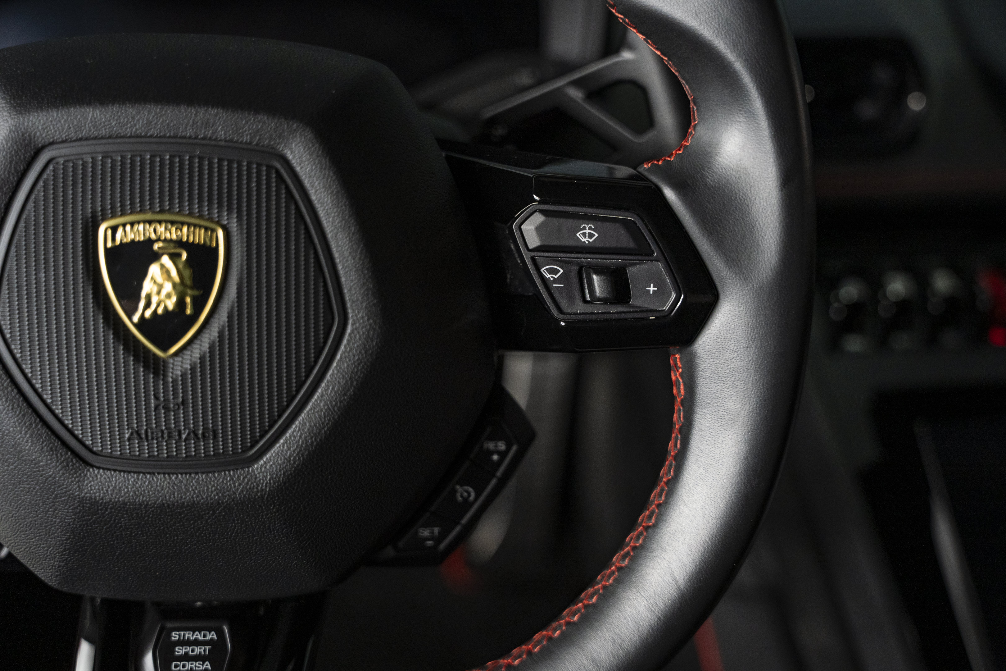 Used 2020 Lamborghini Huracan EVO AWD/4WD image 36