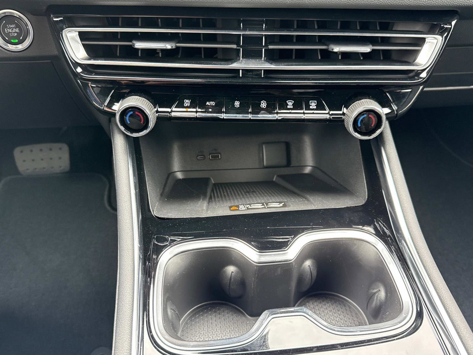 New 2025 Chevrolet Traverse High Country w/ LPO, Floor Liner Package image 4