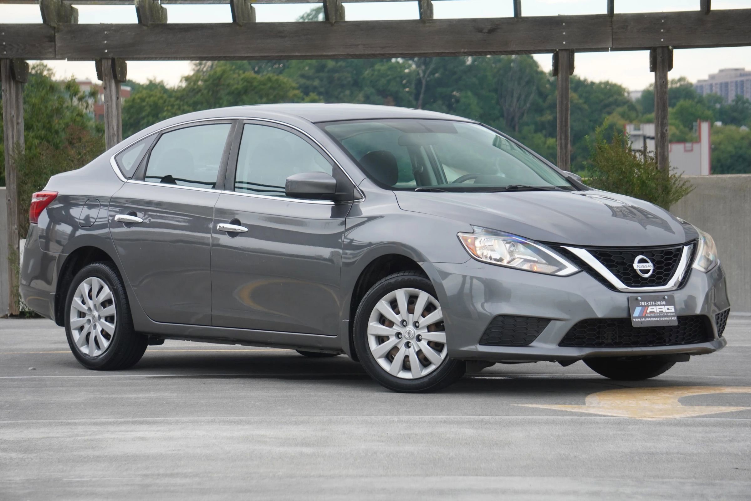 Used 2017 Nissan Sentra SV image 4