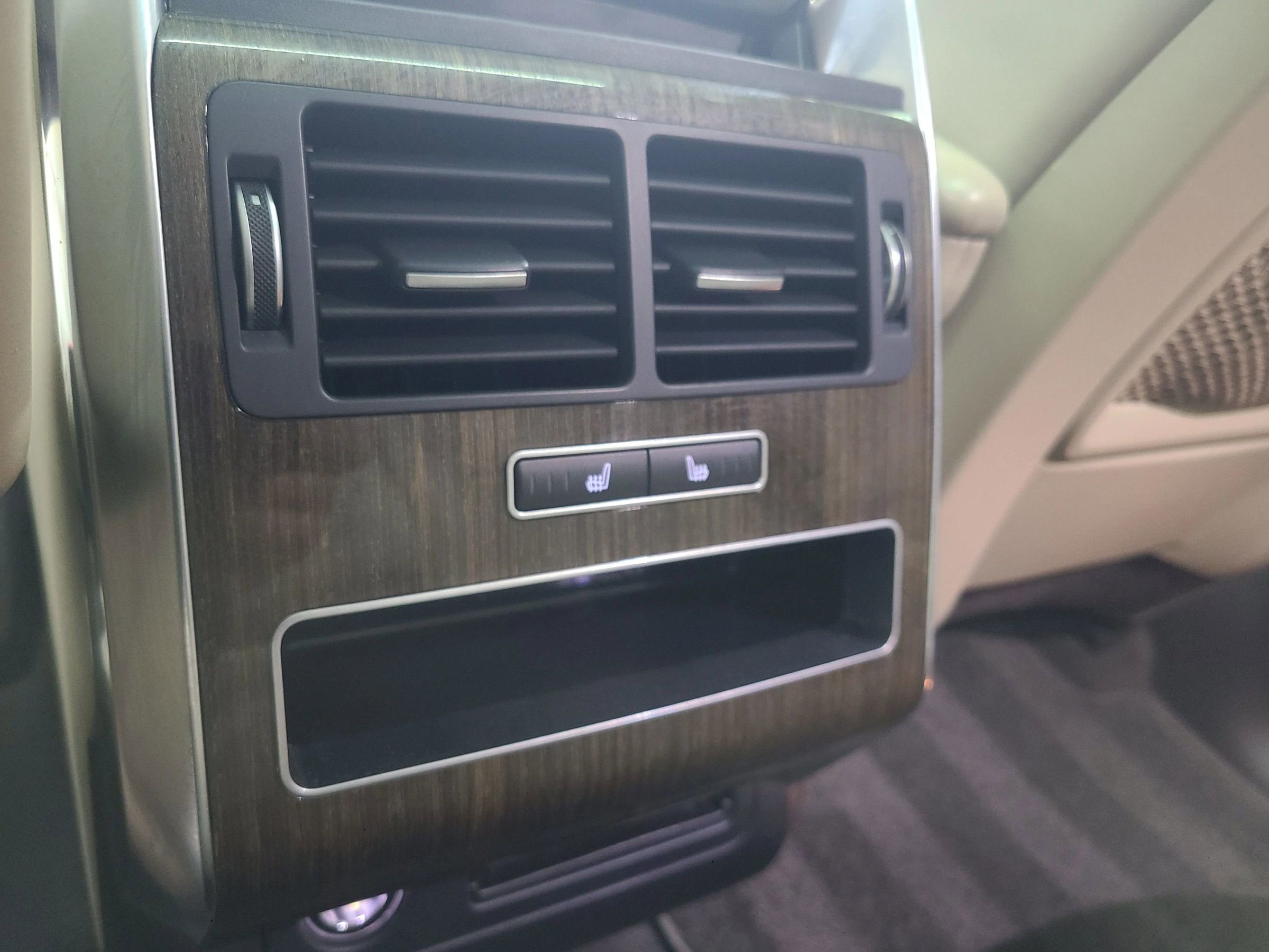 Used 2016 Land Rover Range Rover Sport HSE image 40
