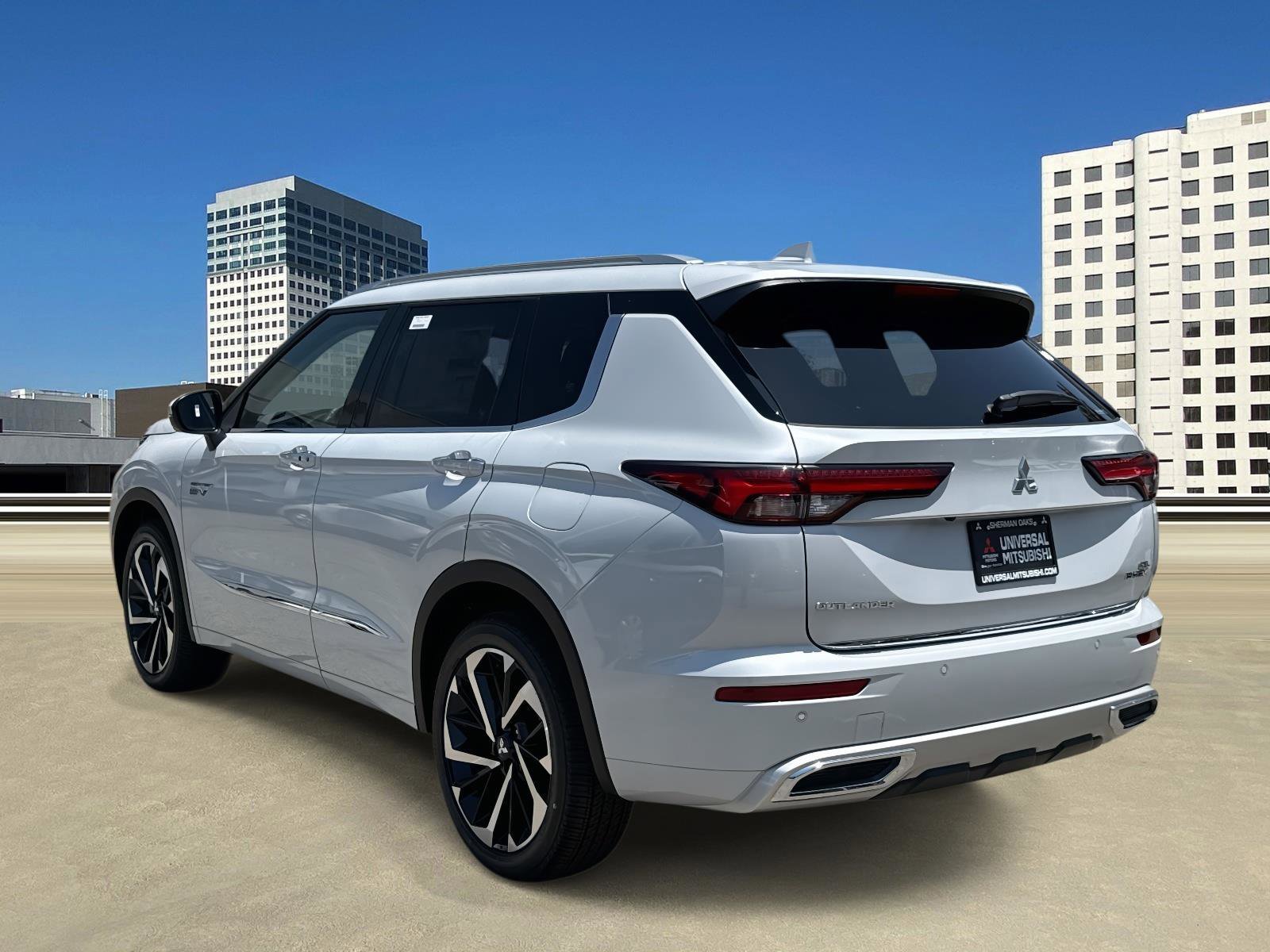 New 2025 Mitsubishi Outlander SEL image 3