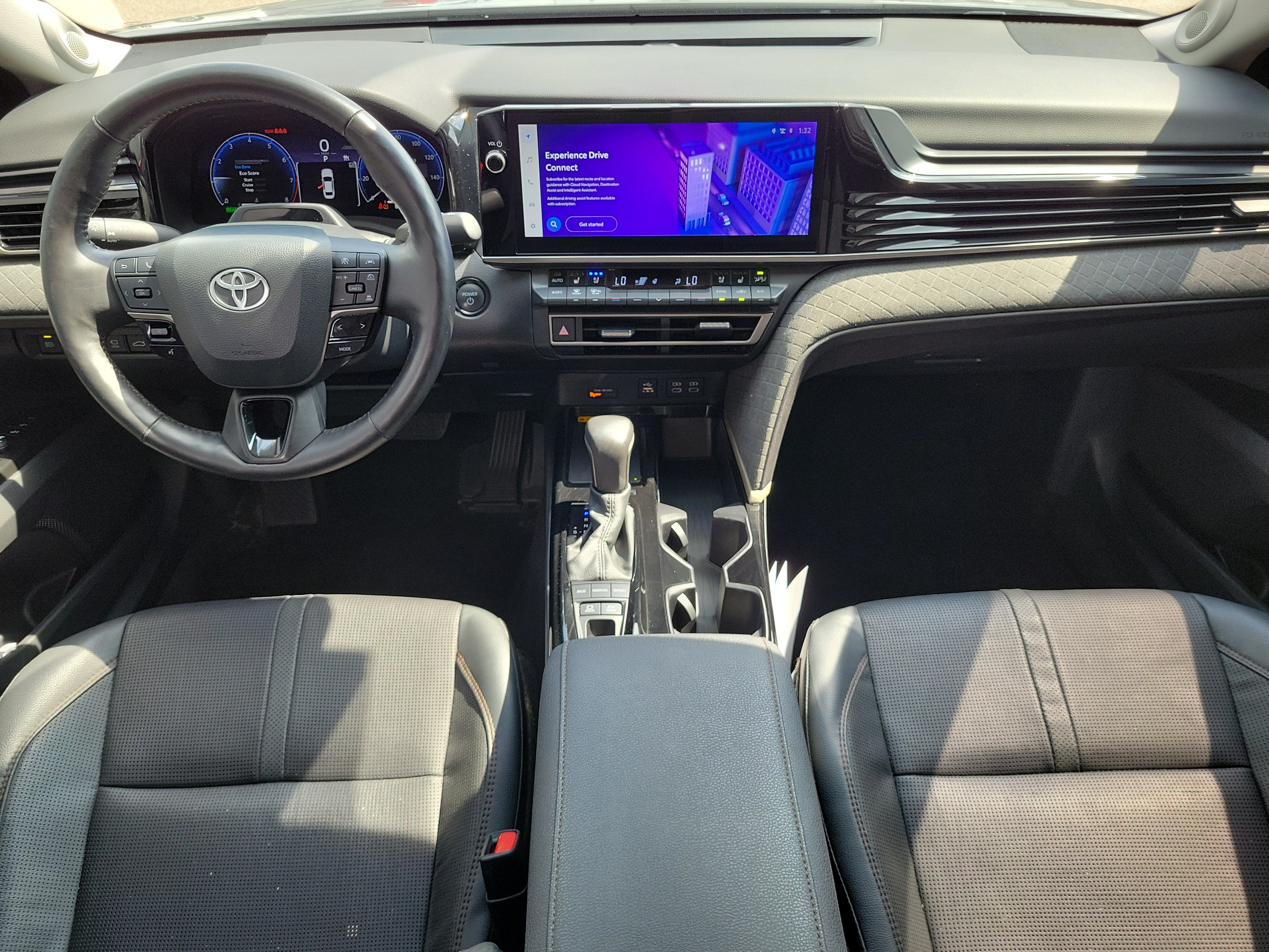 Used 2025 Toyota Camry XLE AWD/4WD image 8