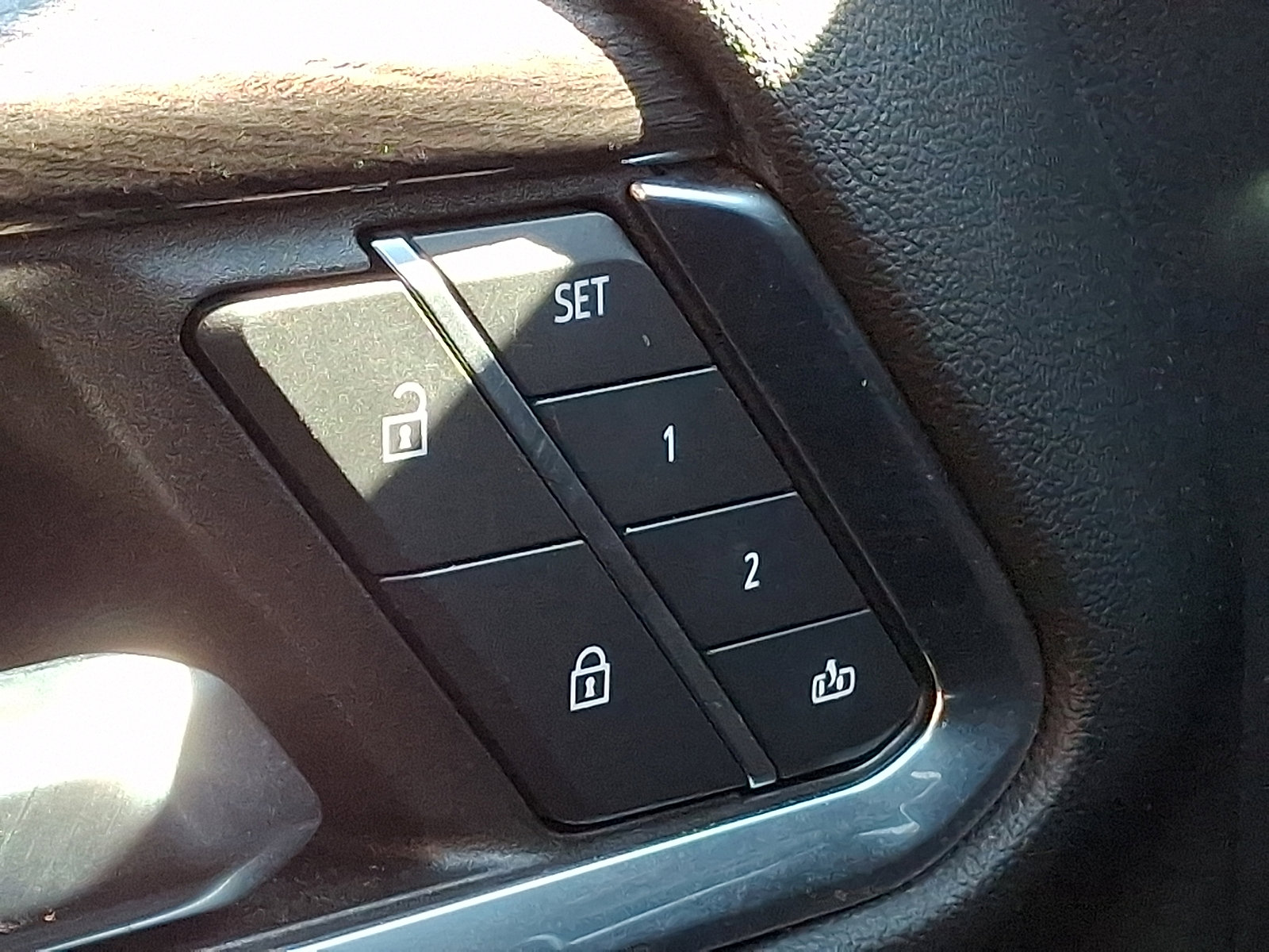 Used 2024 Chevrolet Silverado 1500 LTZ w/ LTZ Premium Package image 25