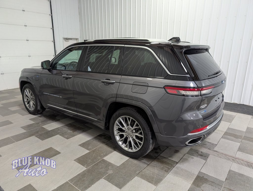 Used 2022 Jeep Grand Cherokee Summit AWD/4WD image 2