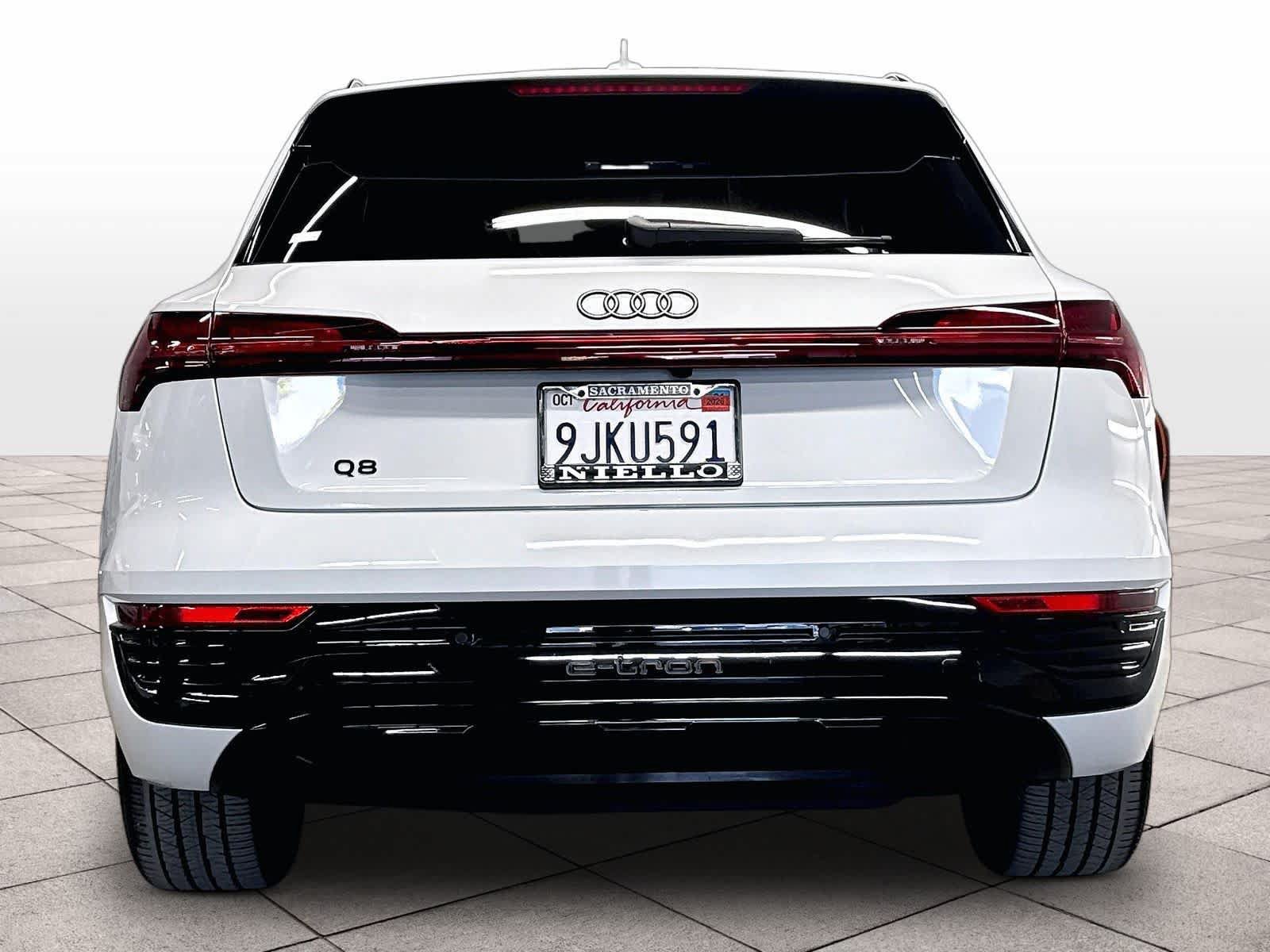 Used 2024 Audi Q8 e-tron Premium Plus AWD/4WD image 8
