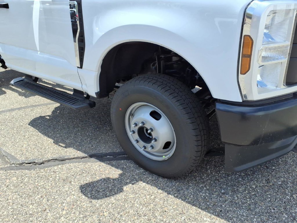 New 2026 Ford F350 XL AWD/4WD image 4