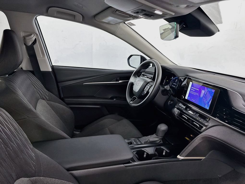 Used 2025 Toyota Camry LE FWD image 32