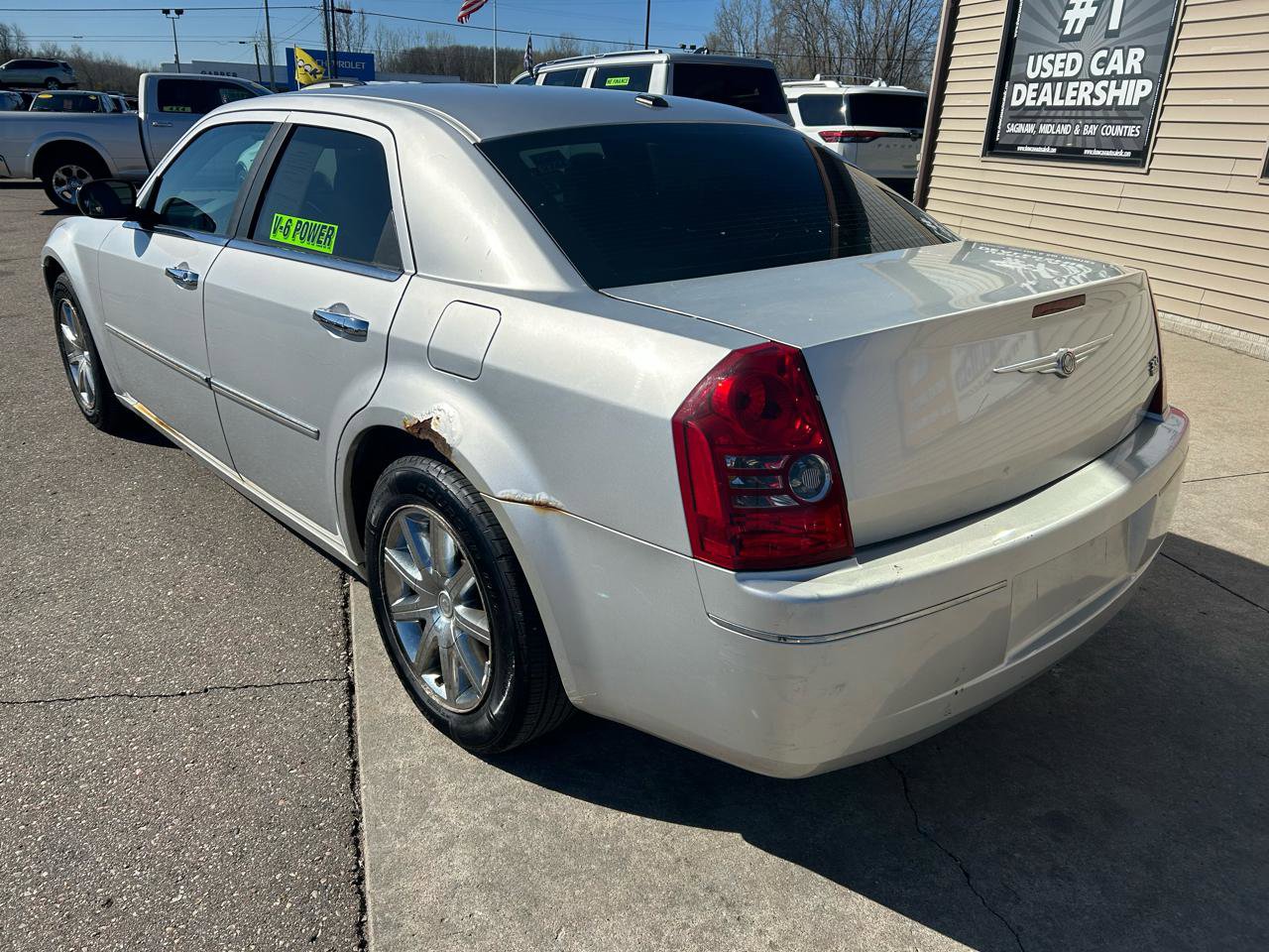 Used 2010 Chrysler 300 Touring RWD image 7