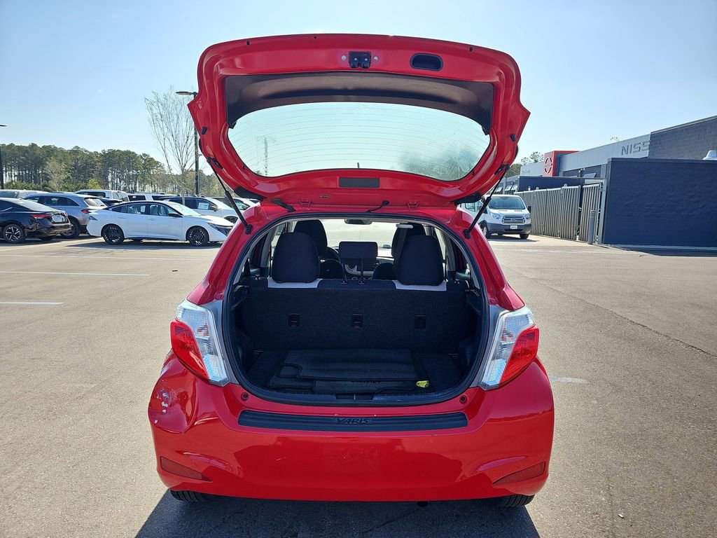 Used 2012 Toyota Yaris L image 16