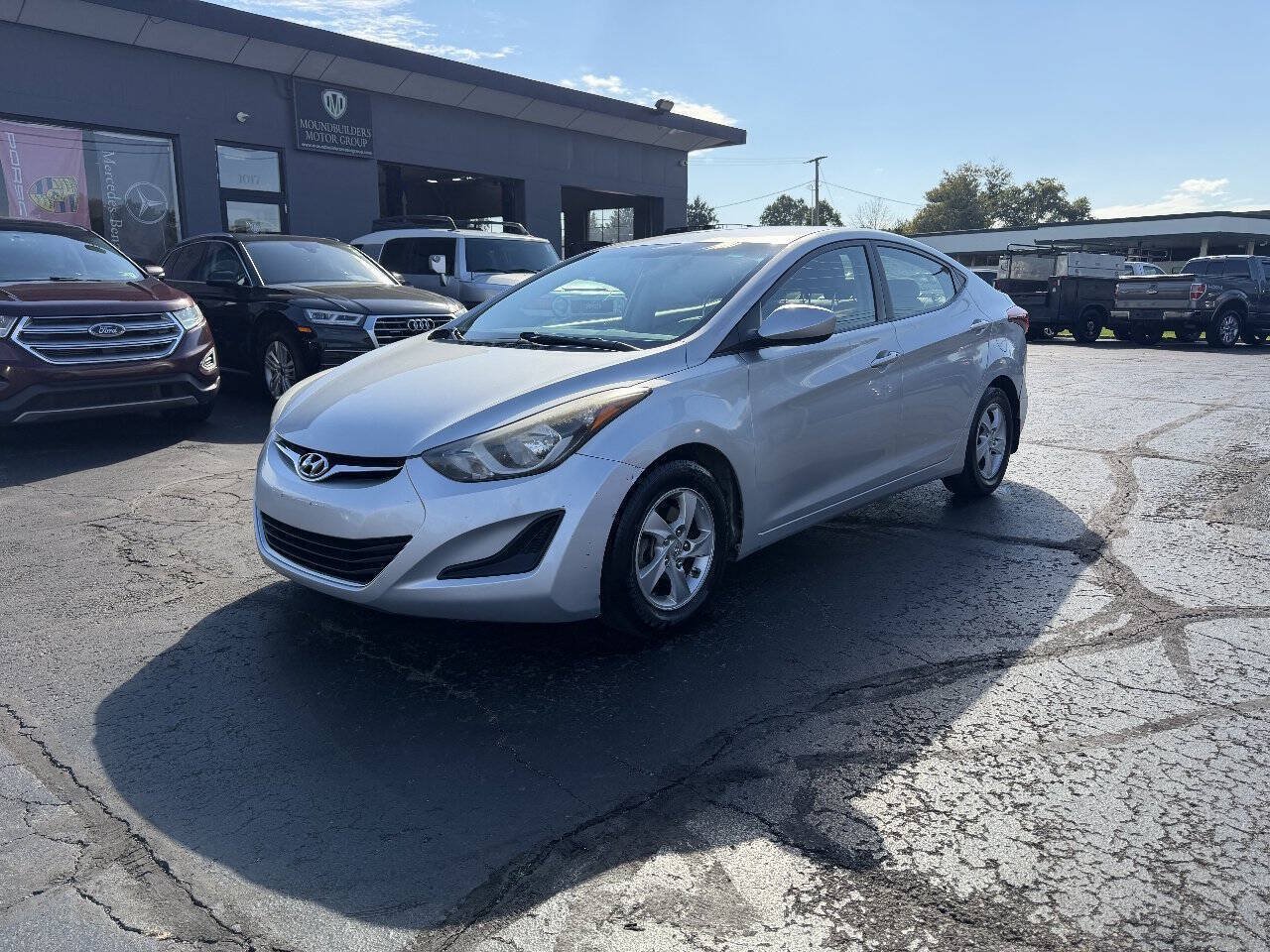 Used 2015 Hyundai Elantra SE FWD image 2