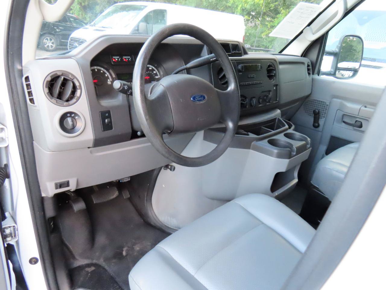 Used 2014 Ford E-150 and Econoline 150 RWD image 10