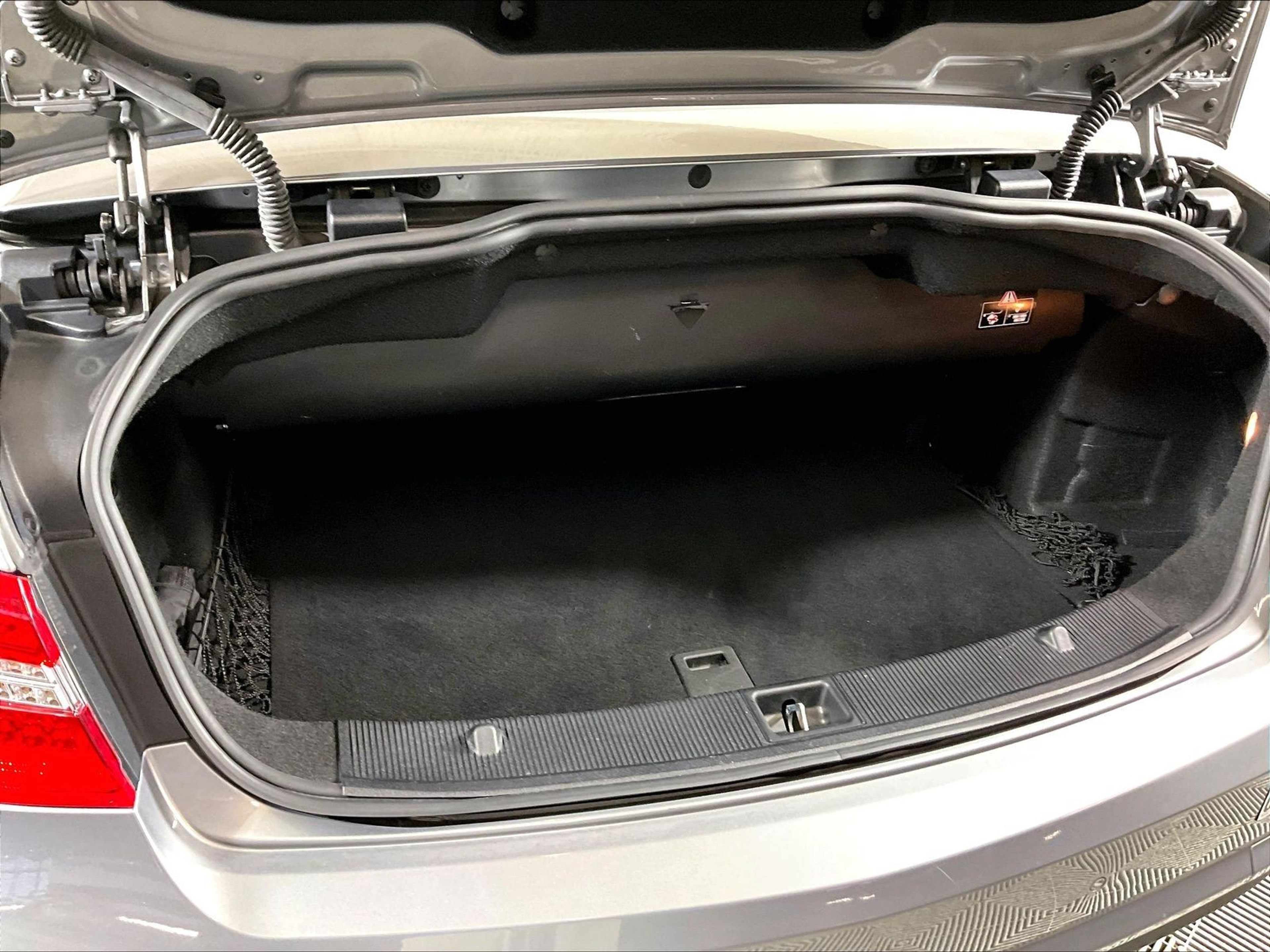 Used 2012 Mercedes-Benz E 550 Cabriolet image 24