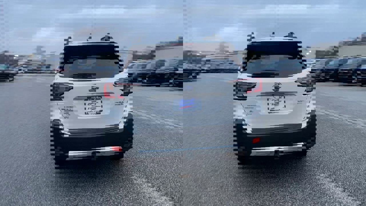 Used 2025 Subaru Outback Limited image 8