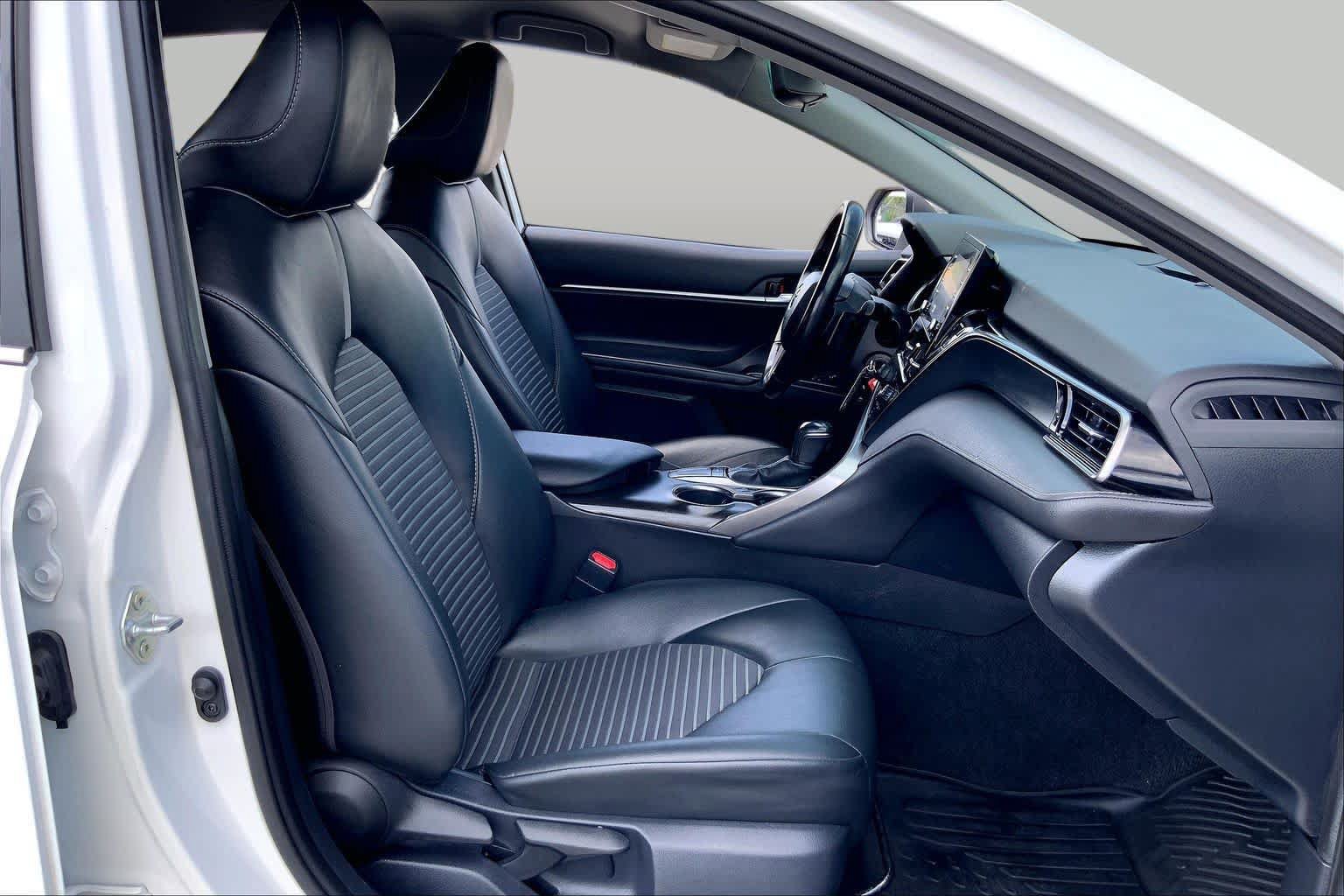 Used 2023 Toyota Camry SE FWD image 9