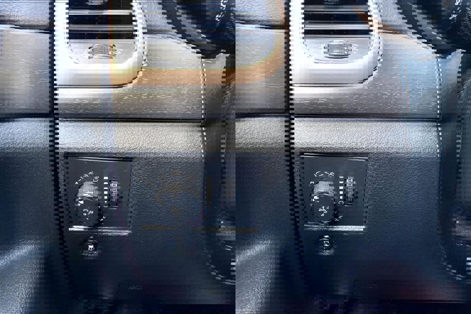 Used 2015 Jeep Grand Cherokee Laredo w/ Quick Order Package 23E image 32