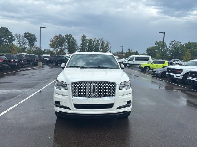 Used 2024 Lincoln Navigator Reserve AWD/4WD image 1
