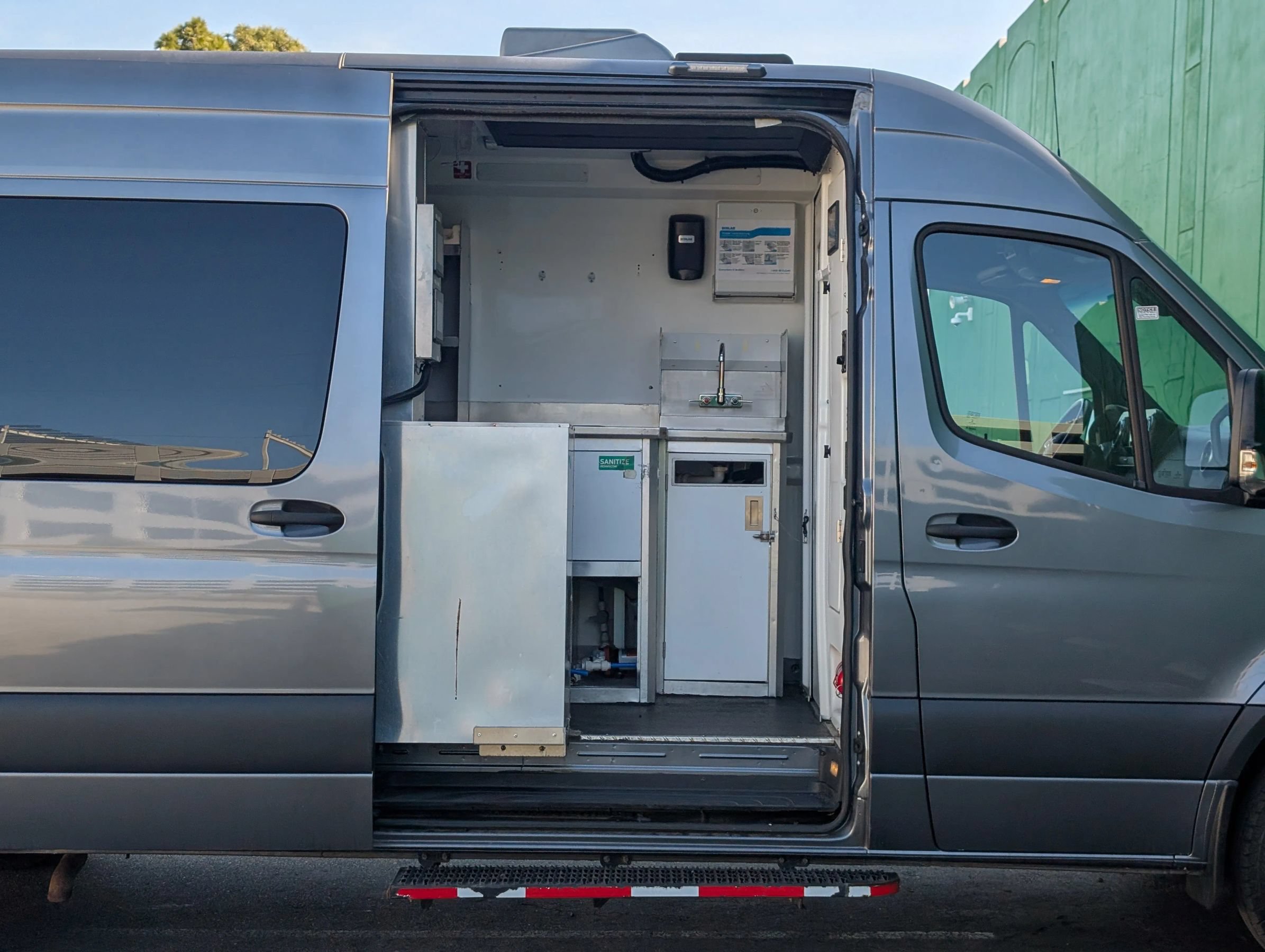 Used 2021 Mercedes-Benz Sprinter 4500 w/ Parking Package image 11