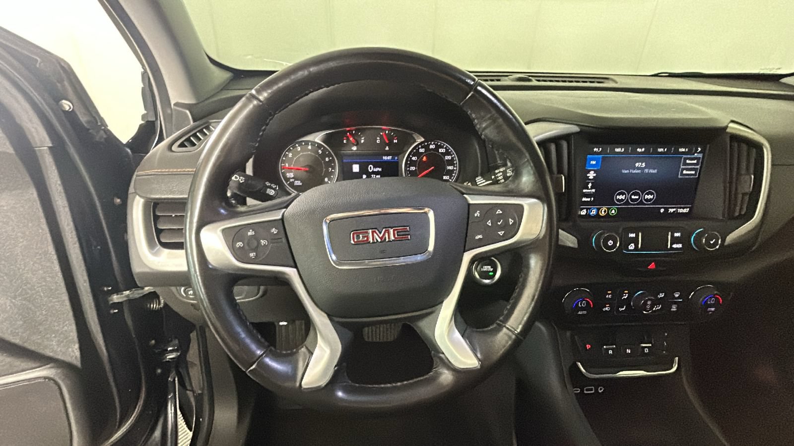 Used 2020 GMC Terrain SLE w/ Driver Convenience Package AWD/4WD image 17