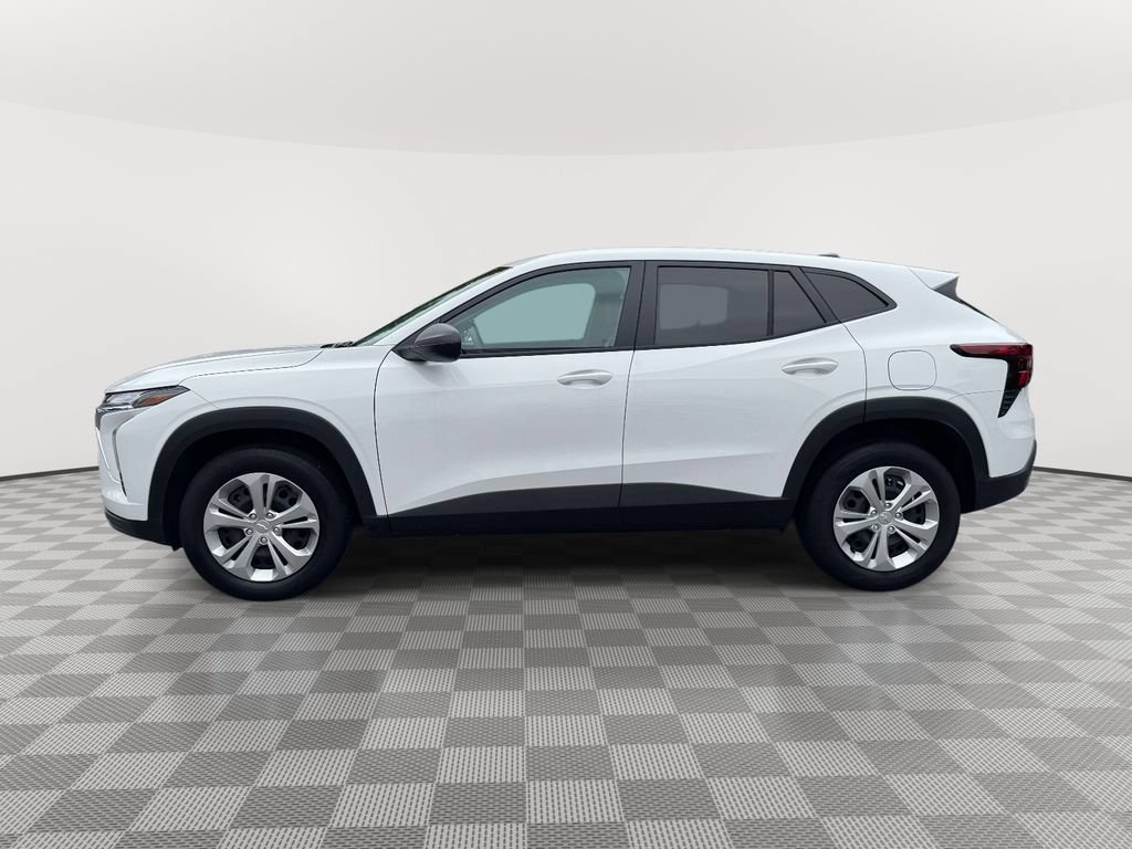 Used 2026 Chevrolet Trax LS FWD image 4