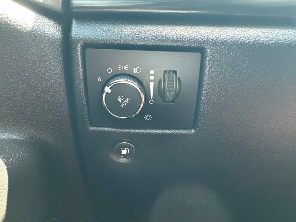 Used 2021 Jeep Grand Cherokee Laredo X RWD image 42