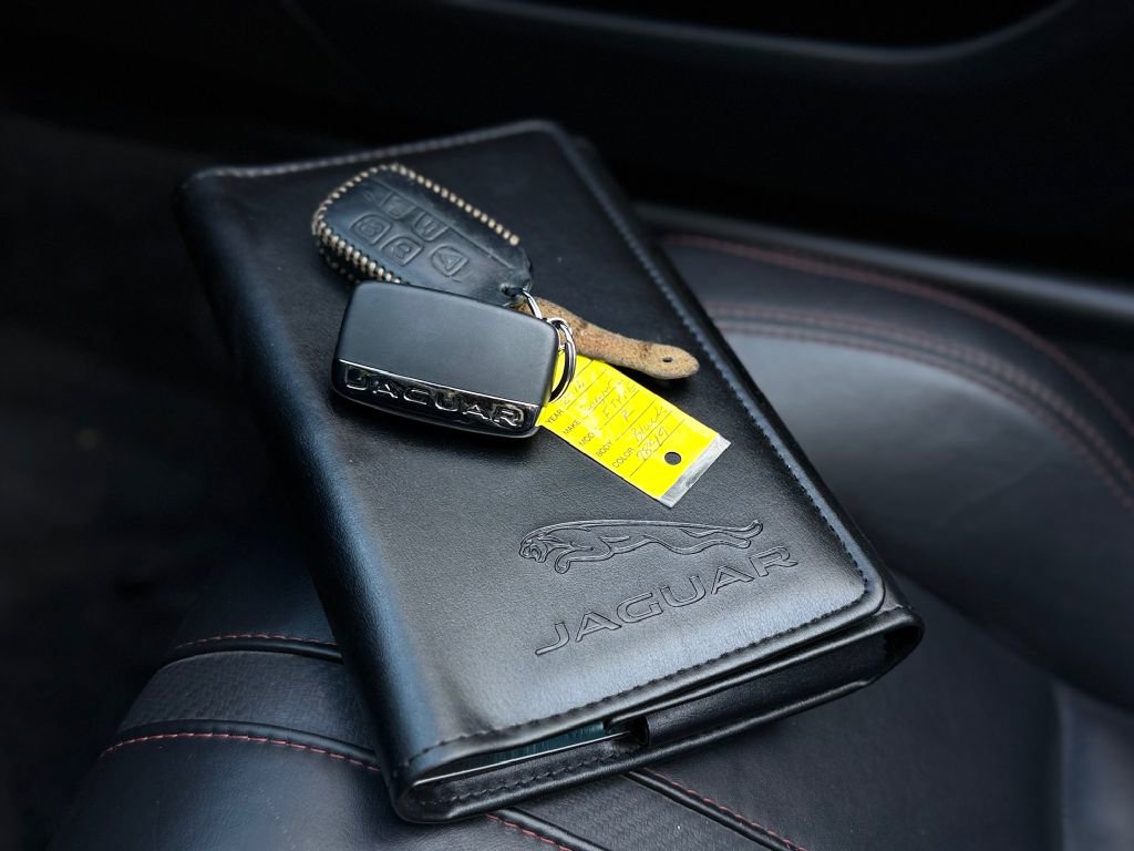 Used 2016 Jaguar F-TYPE R image 36