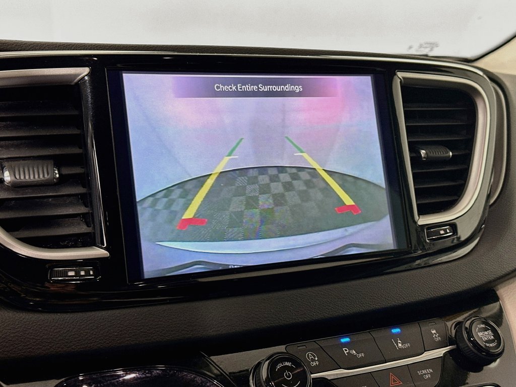 Certified 2024 Chrysler Pacifica Touring-L FWD image 21