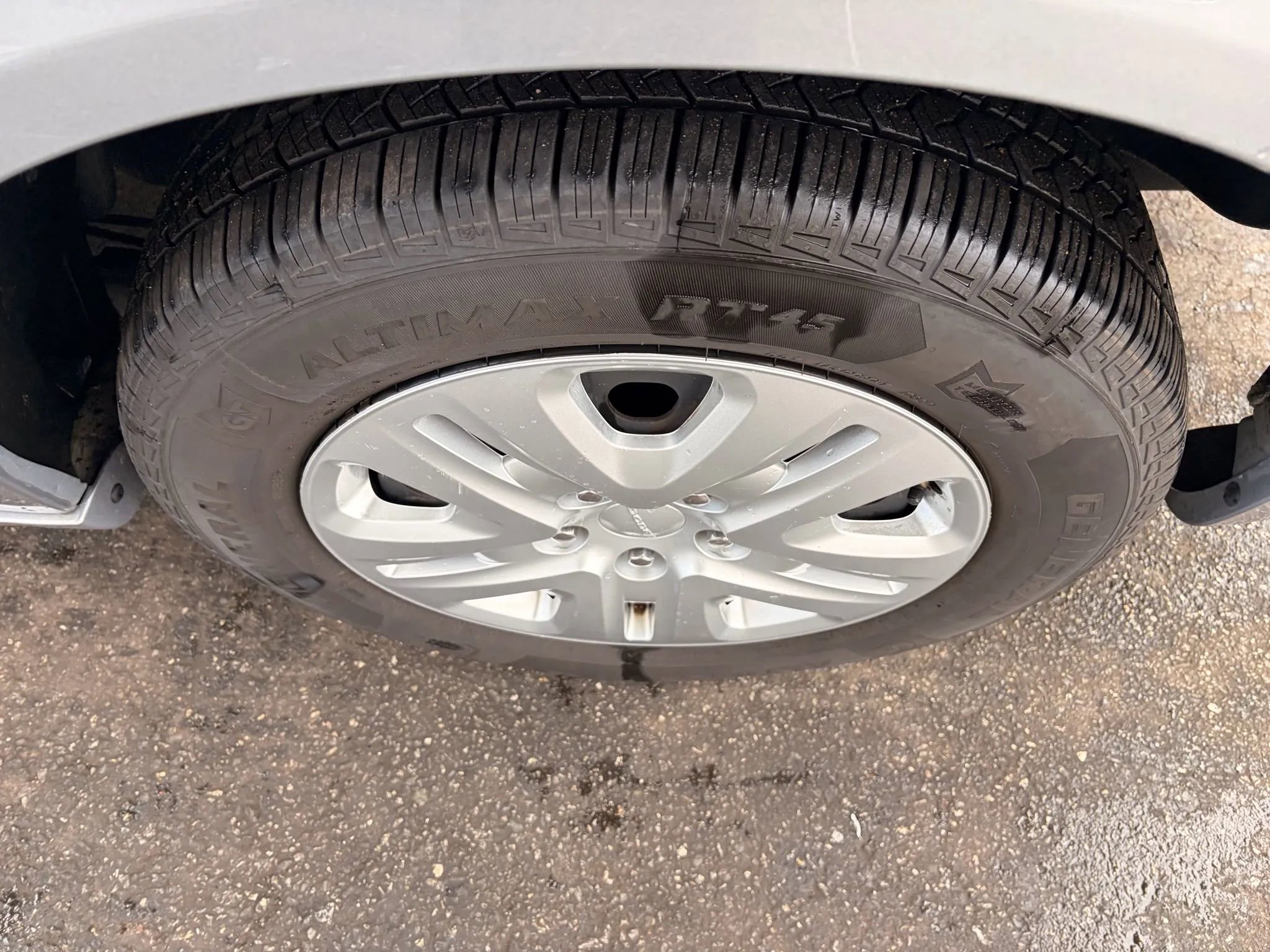 Used 2019 Dodge Grand Caravan SE image 40