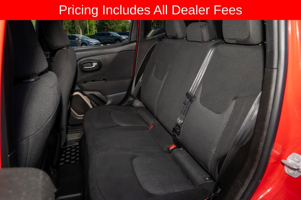 Used 2017 Jeep Renegade Latitude FWD image 7
