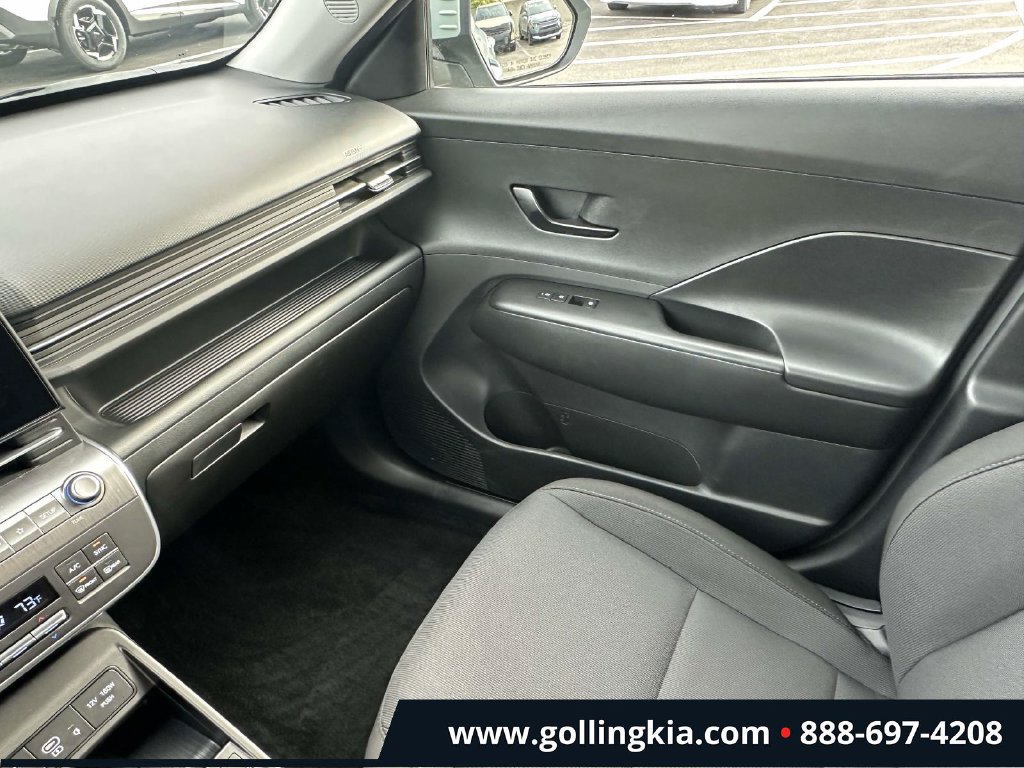 Used 2025 Hyundai Kona SEL AWD/4WD image 32