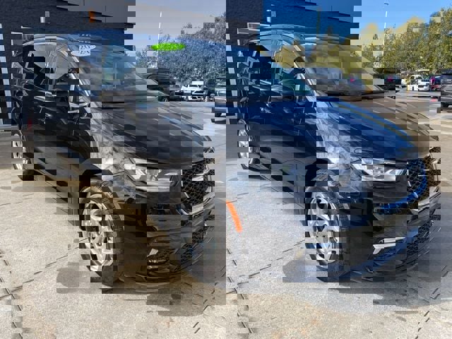 Used 2024 Chrysler Pacifica Limited image 1