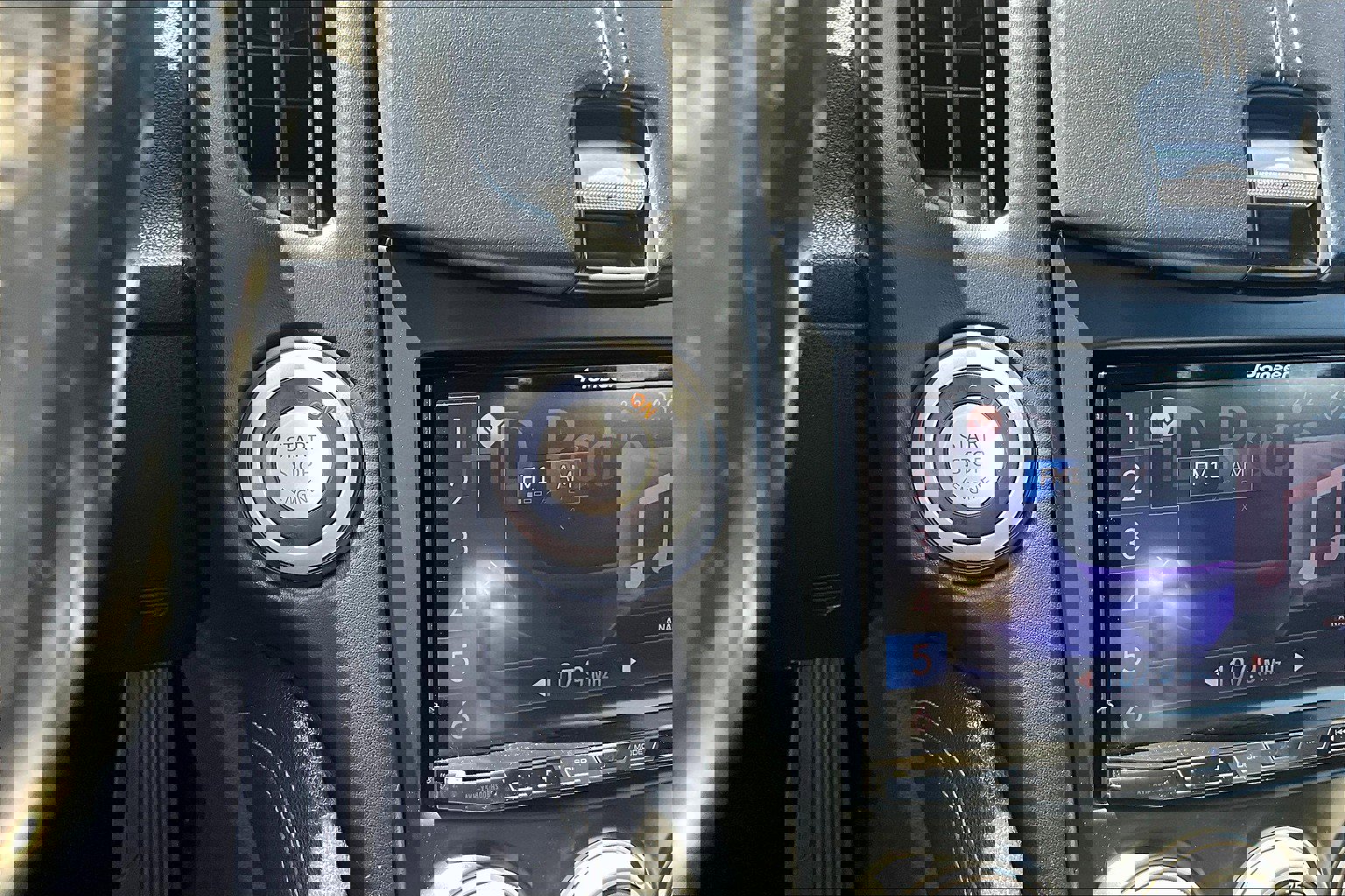 Used 2014 Nissan 370Z Coupe image 20