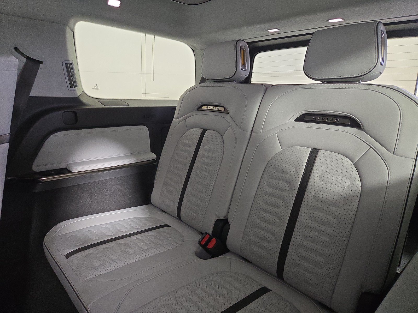 Used 2023 Rivian R1S Launch Edition AWD/4WD image 22
