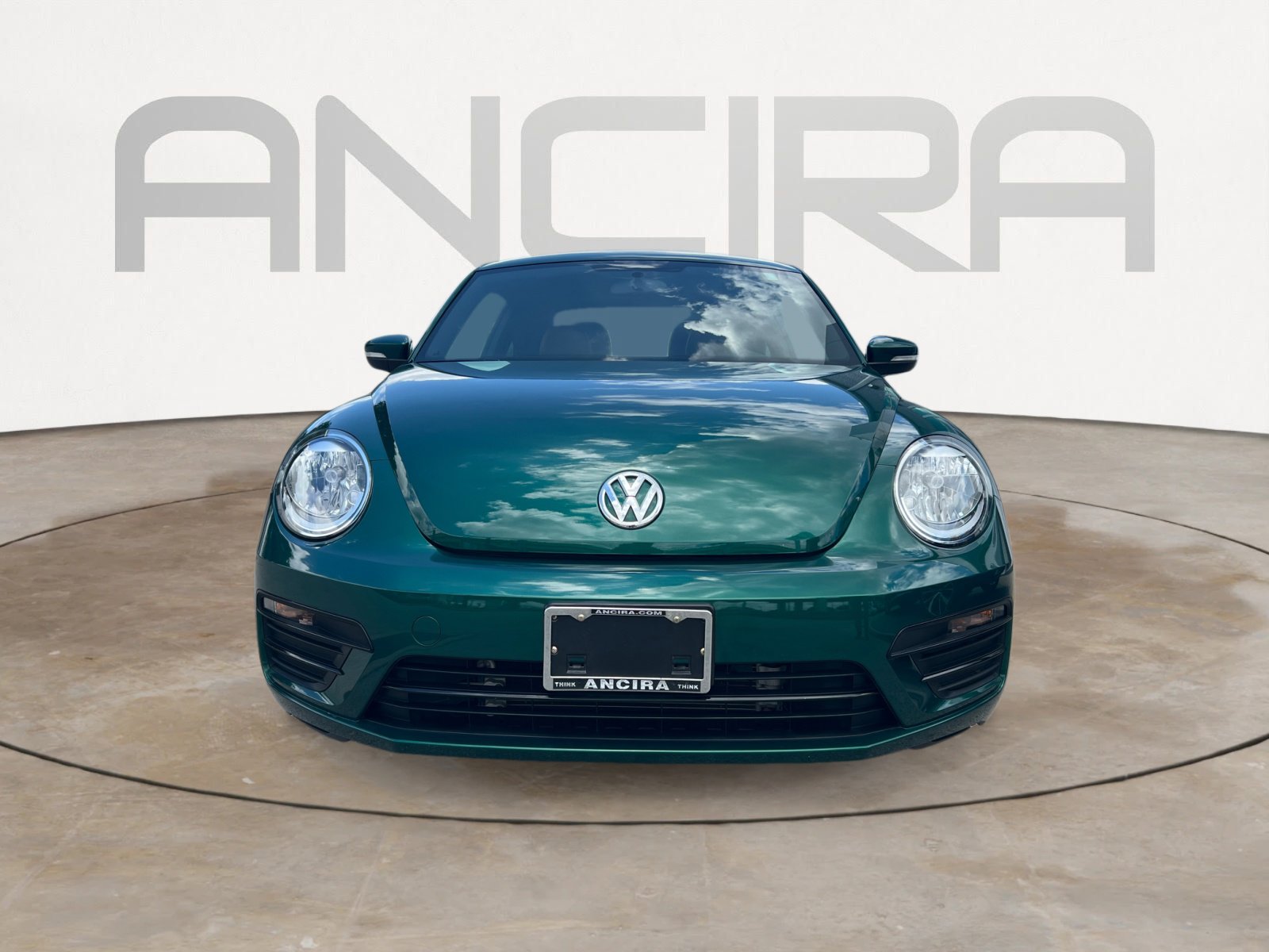 Used 2017 Volkswagen Beetle 1.8T Classic FWD image 2