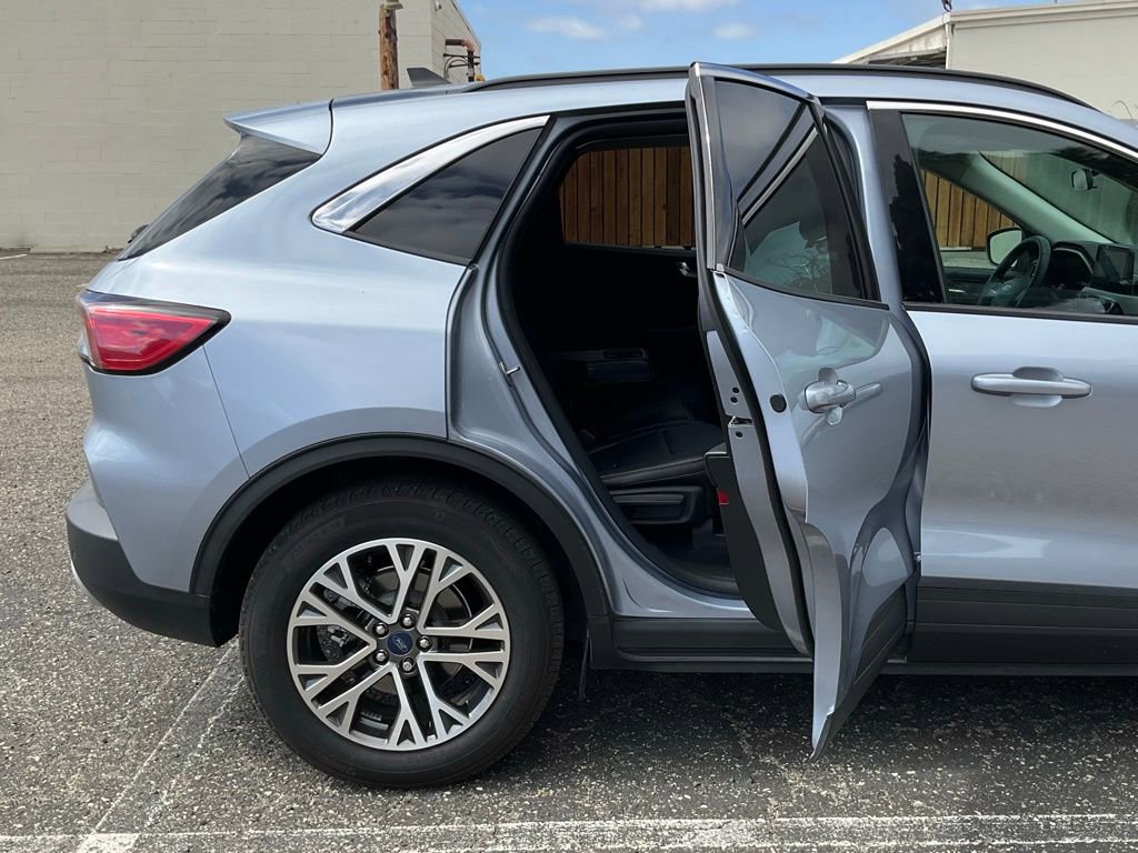 Used 2022 Ford Escape SEL w/ Technology Package image 26