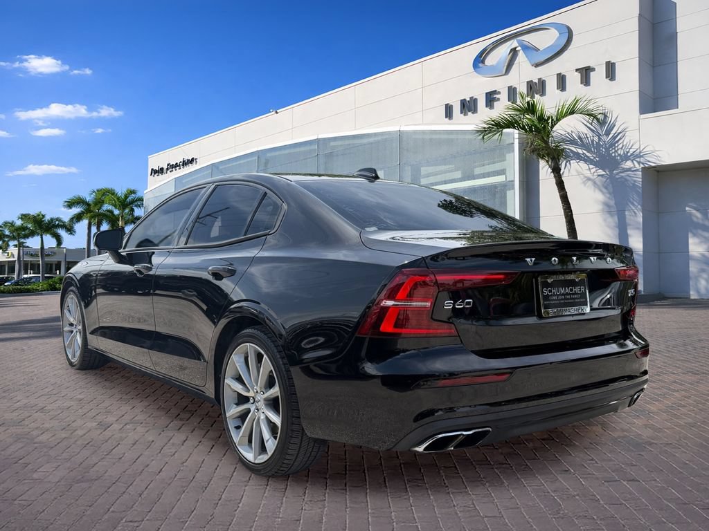 Used 2020 Volvo S60 T5 Momentum FWD image 5