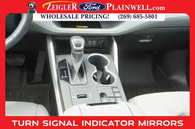 Used 2023 Toyota Highlander XLE image 17